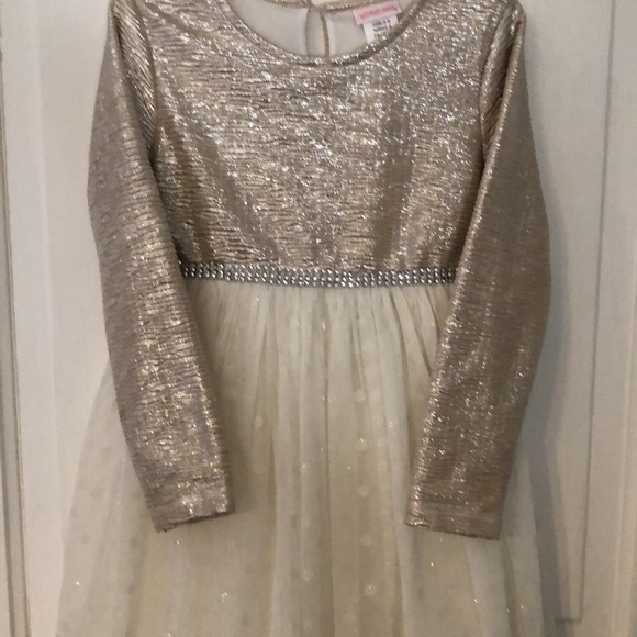 🐇🐣Easter Dress Little girls foil gold dress with tulle bottom - Picture 3 of 11